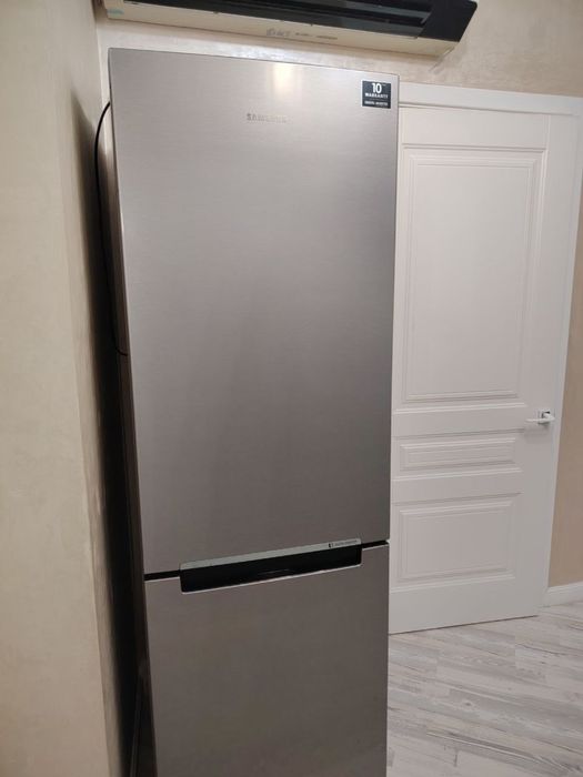 Холодильник Samsung