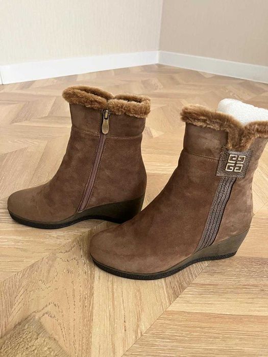 Продам зимние сапожки