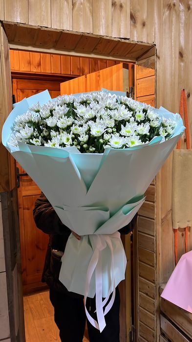 Срочно продам  букет в коробке