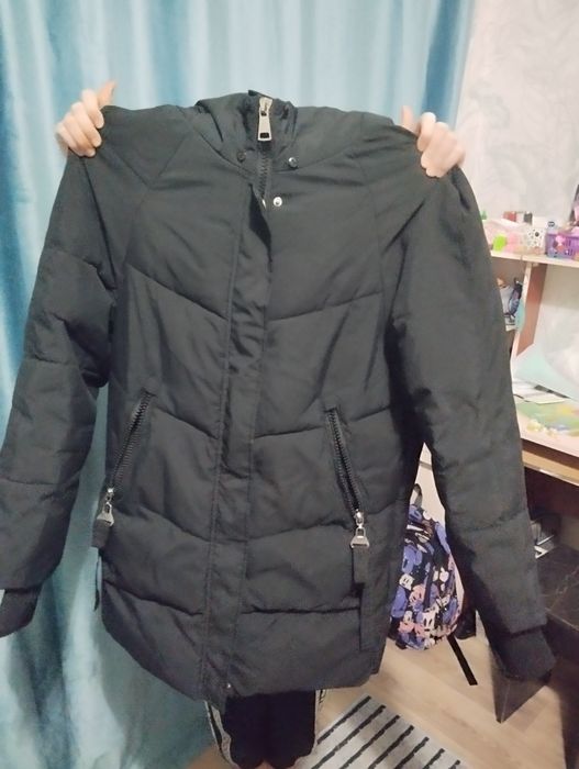 Продам две куртки детские