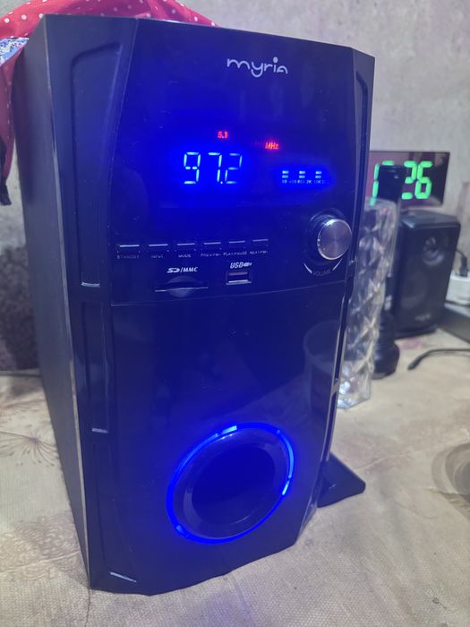 Vand sistem audio Myria cu tub de bass