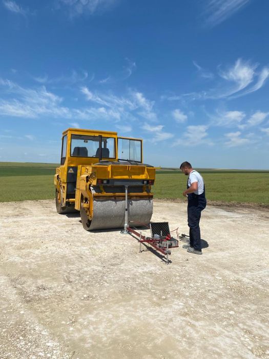 Inchiriez Buldoexcavator , Cilindru compactor 11 tone