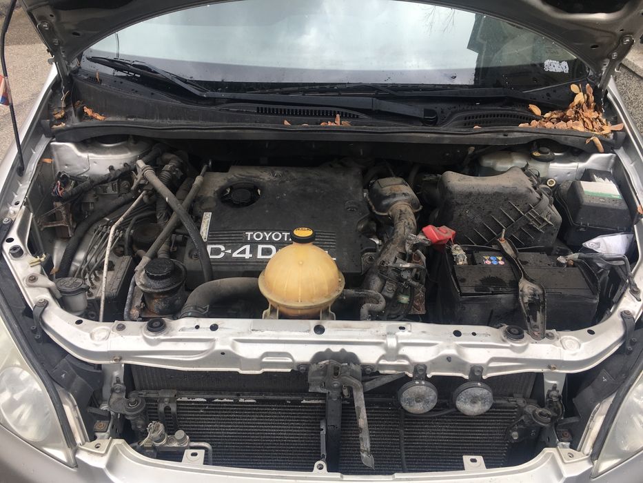 Тойота Авенсис Версо / Toyota Avensis Verso 2.0D 116hp 2002g НА ЧАСТИ!