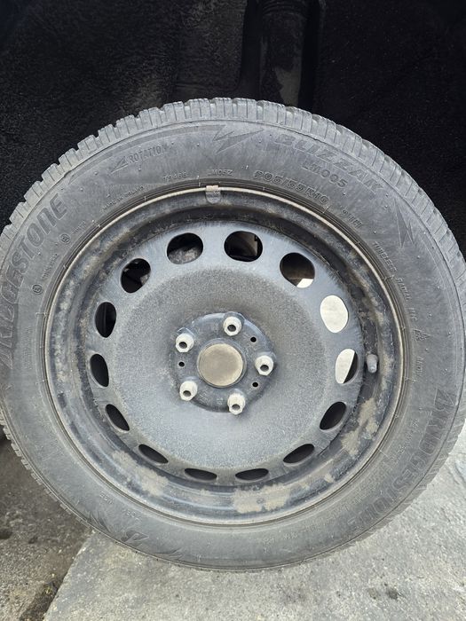 Vand 4 roți  R16 cu anvelope