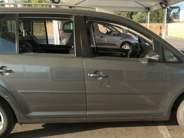 Volkswagen Touran 1.6 TDI Advance 2011