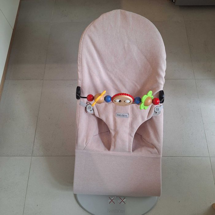 BabyBjörn Bouncer Bliss, Light pink + дървена играчка