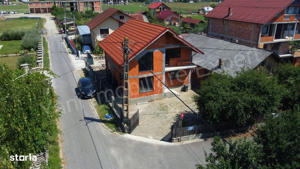 Casă de vânzare în comuna Valea Iașului, sat Mustățești, județ Argeș.