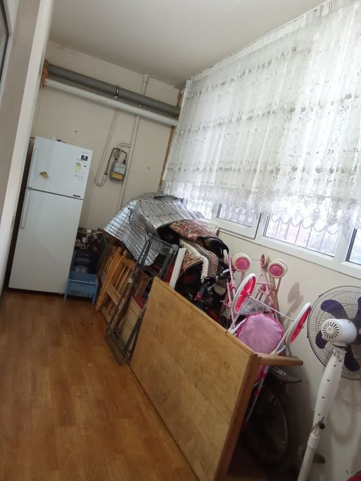 Срочна.продаётся 3х комнатная квартира на янгихаёт.