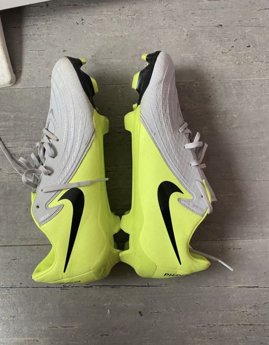 Nike phantom футболни обувки бутонки калеври