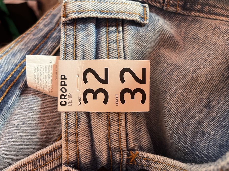 Blugi rupti cu eticheta din cropp