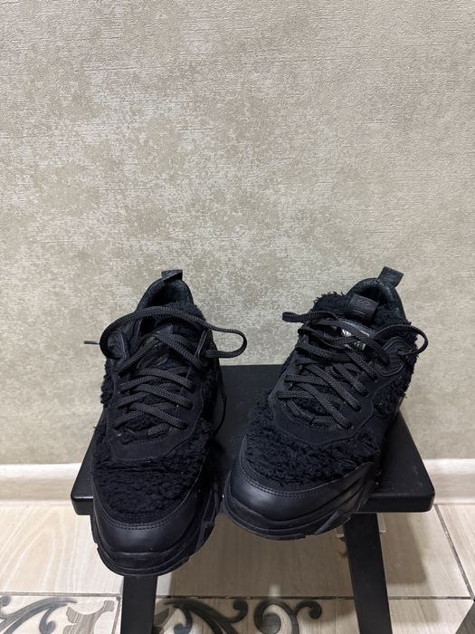 Зиминие кроссовки натуральные