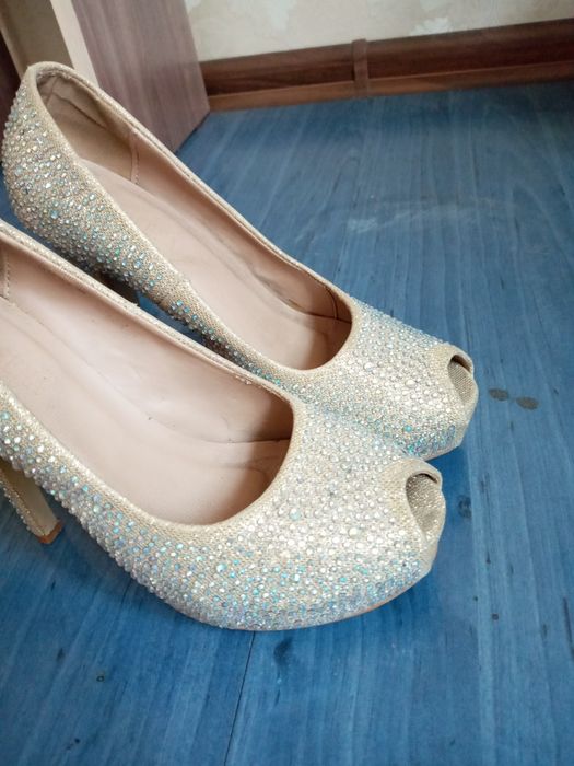 Продам Туфли ••••