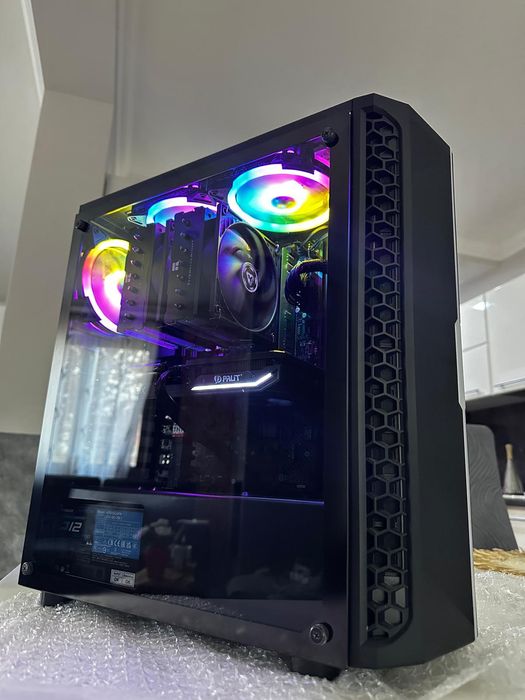 Pc gaming cu RTX 4070,32GB RAM,1TB,Z790