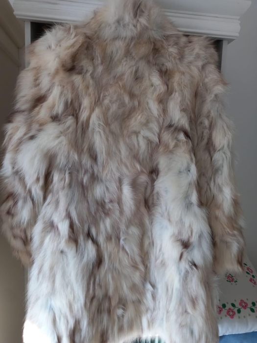 Haina blana vulpe argintie