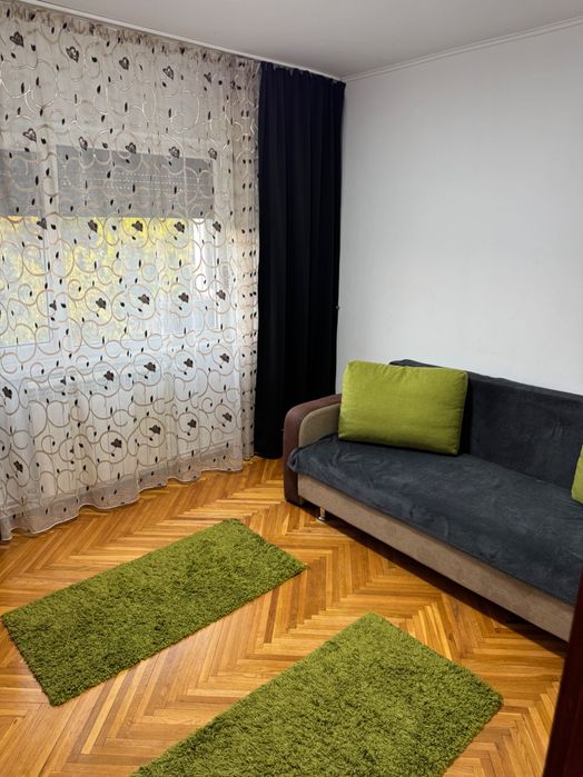 Închiriez apartament