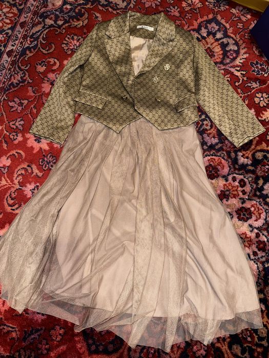 Продаю вещи все вместе отдам есть новые