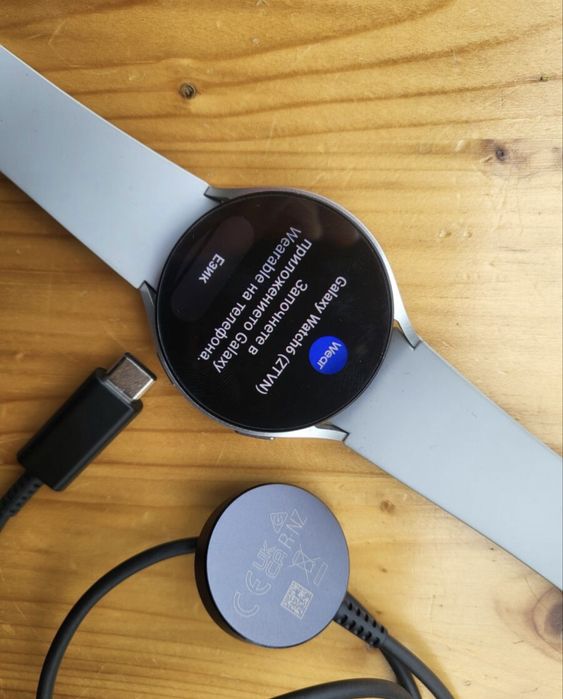 Смарт часовник Samsung Galaxy Watch 6 НЕ РАЗЛИЧИМ ОТ НОВ