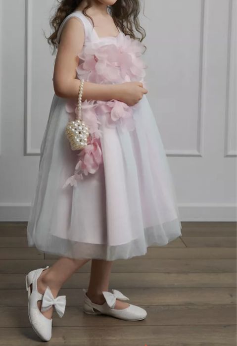 Нарядное платье на девочку