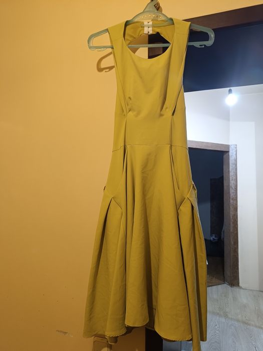 Все в одни руки, платья