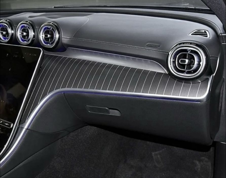 W206 табло черно дърво и черна конзола