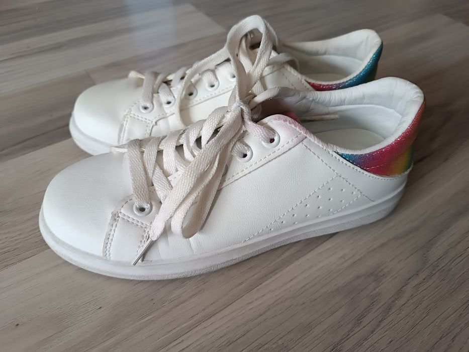 Обувки за момичета