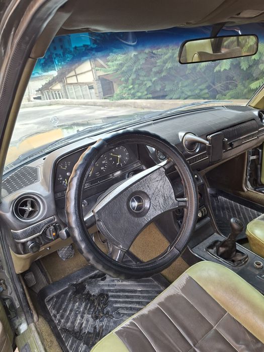 Mercedes 123 model