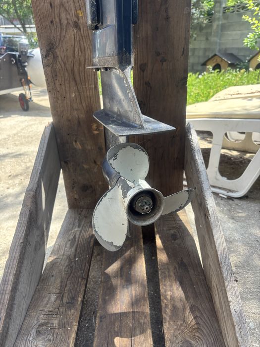 Лодка с мотор, сонар,помпа и жилетка