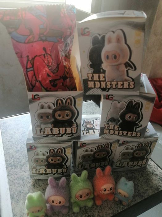 Плюшени Labubu и Капибара