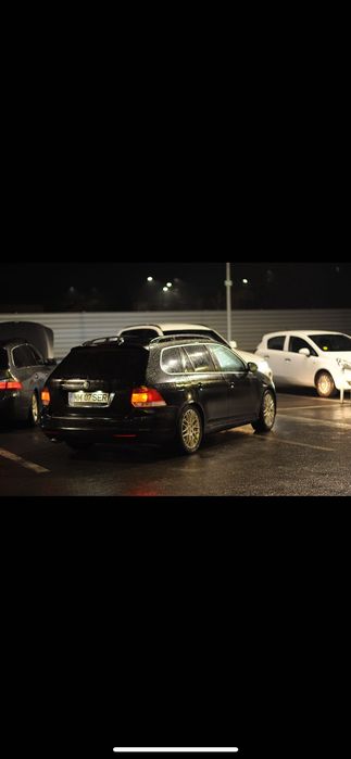 Vând sau schimb golf 5