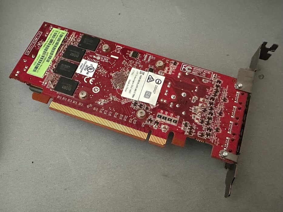 AMD FirePro W4100 - нископрофилна видео карта