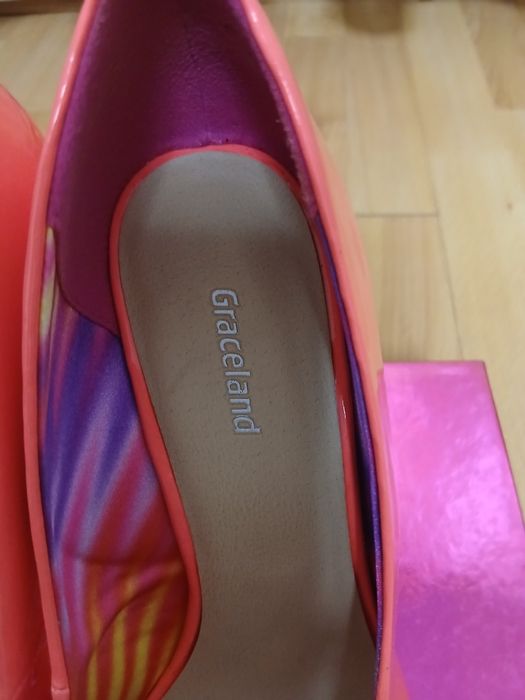 Pantofi cu toc stiletto