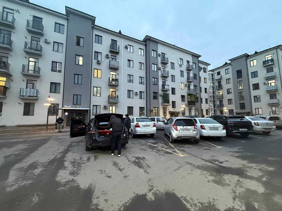 СРОЧНО !! Продаётся квартира в Яшнабаде 2/2/5 ( 57 кв/м ) Баку