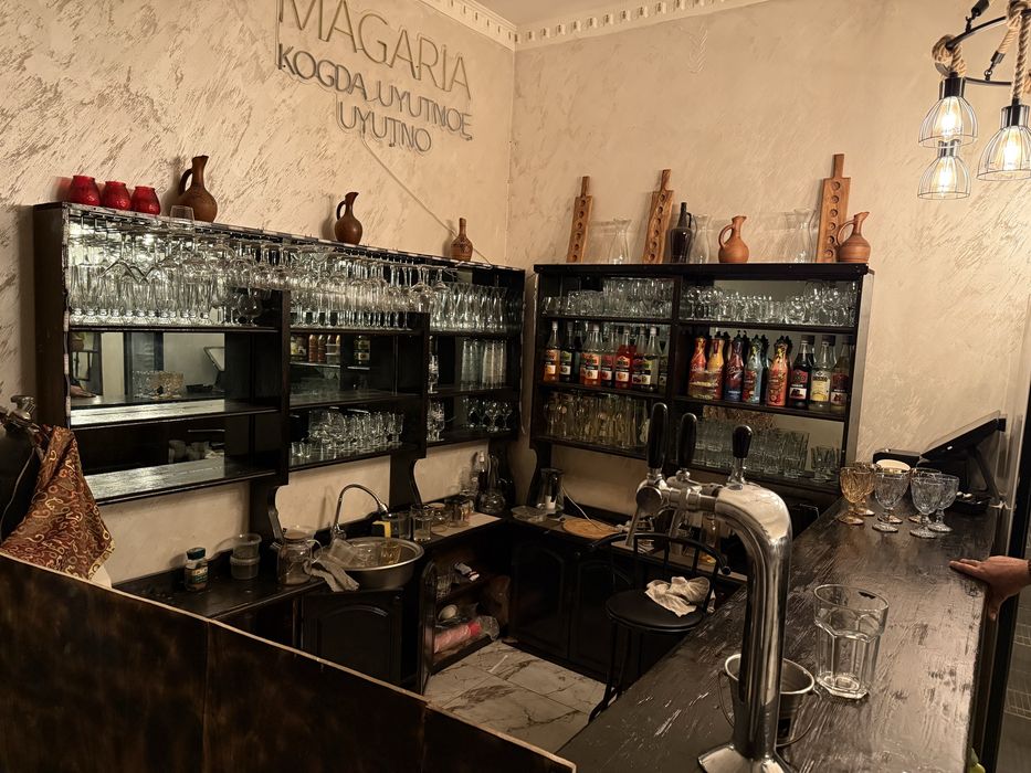 Барная стойка и стенка барная