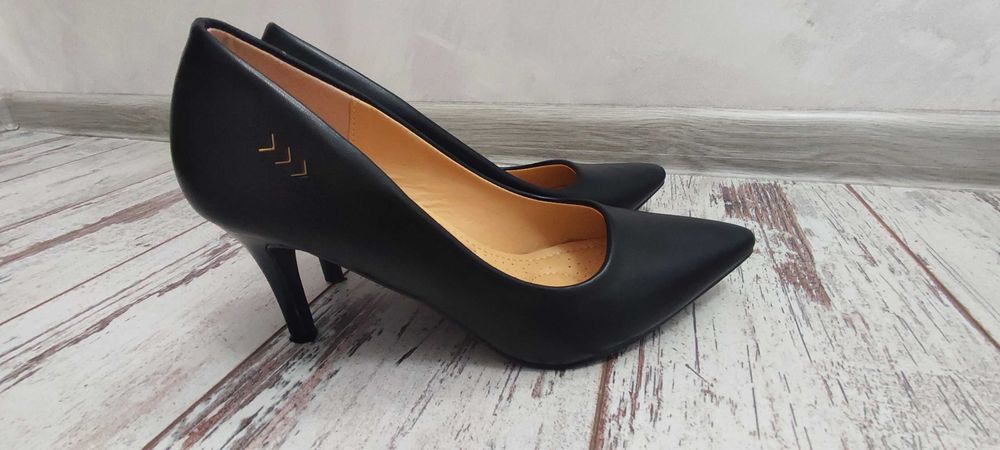 Елегантни Дамски Обувки