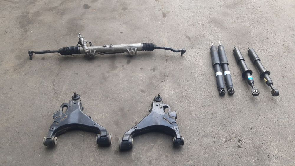 Срочно продам запчасти для Тойота Ленд Крузер 200