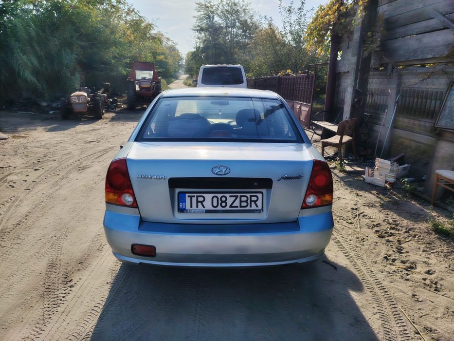 HYUNDAI Accent 2004 — imagine 5