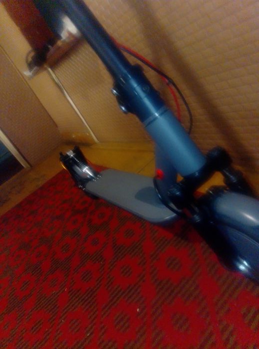 Продаётся новый электросамокат за полцены.