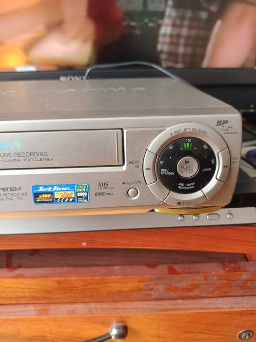 Видеомагнитофон Panasonic NV- SJ3 б/у