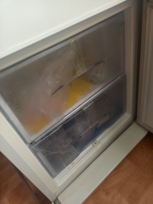 Холодильник "Бирюса".