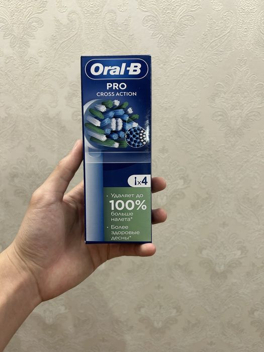 Электрическая щетка Oral B