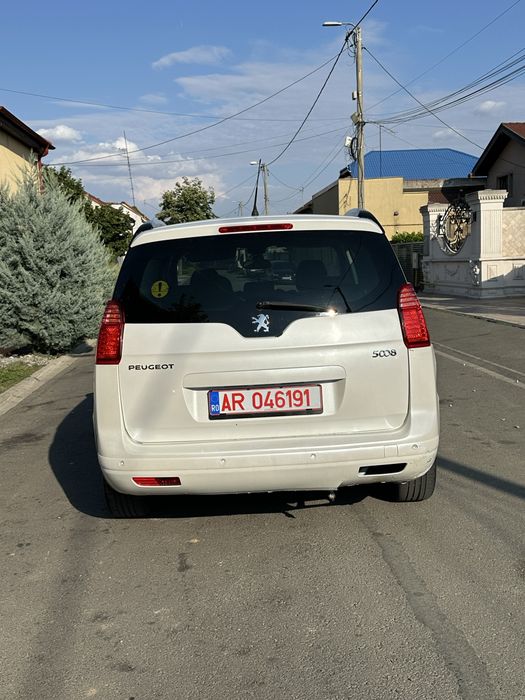 PEUGEOT 5008 2011 — imagine 3