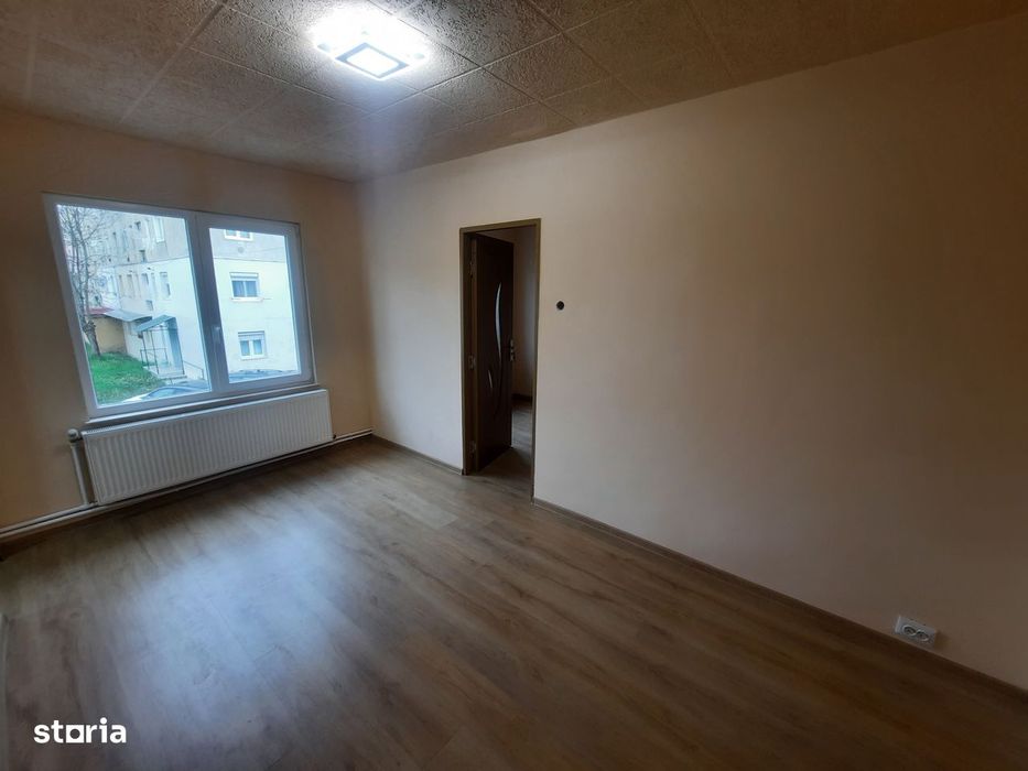 Vand apart. 2 camere Et.1 zona Piata Somes - Satu Mare