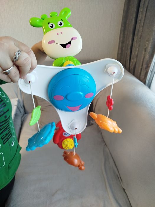 Музикална въртележка за легло с прожектор и дистанционно