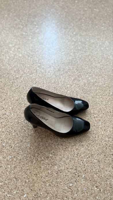 Продаю туфли 39 размер