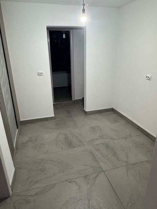 Apartament 2 camere,etaj 1, decomandat,zona Mal