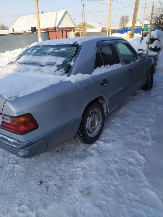 Срочно продам Мерседес Е230