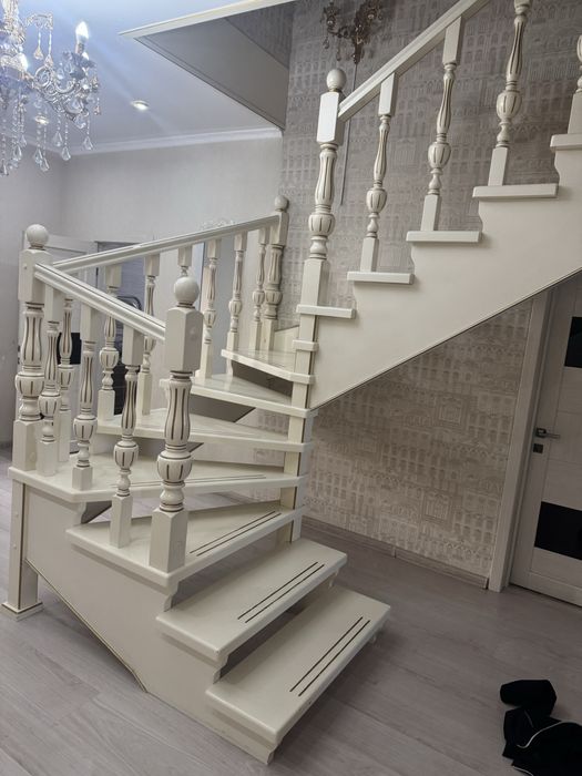 Лестница на второй этаж