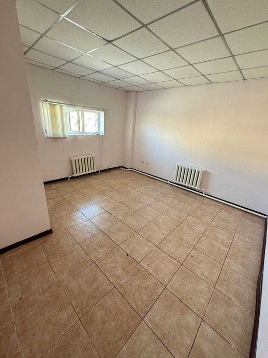 Бетемир р-н ул.Олтин Топган  рядом Пласт полимер склад 802 + 250 кв.м