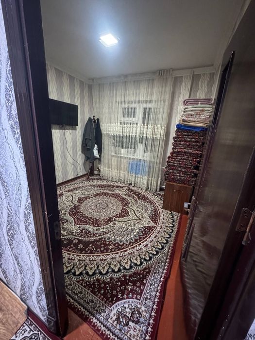 Сергели 1  3/3/5 Нахтга сотилади метрога якин автобус йуналишлари бор