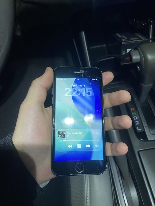 Продам iphone se 64gb